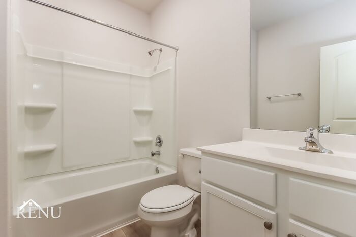 Building Photo - 10482 Sweetwater Creek Dr