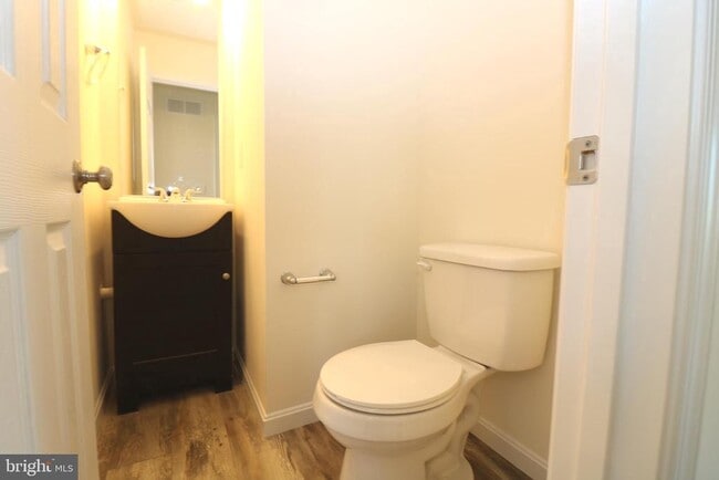 Building Photo - 72 Filbert Dr