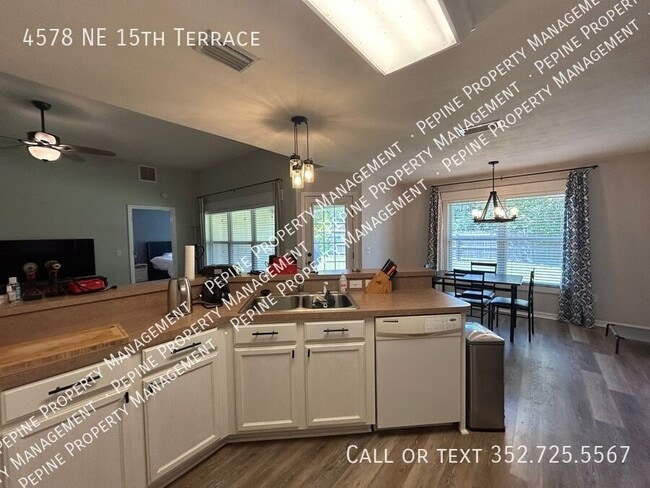 Building Photo - 4578 NE 15th Ter