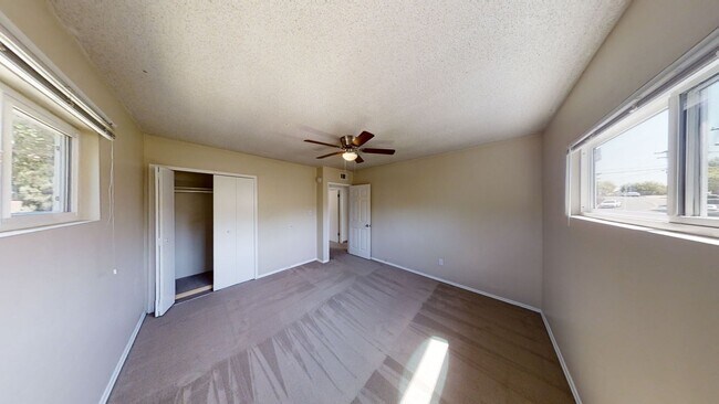 Building Photo - 5BD/2BA, Great Private Yard w/ Fire Pit!