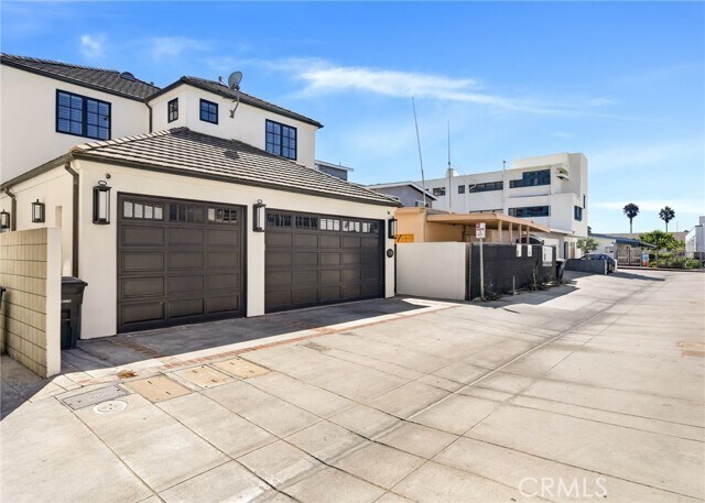 Building Photo - 1228 W Oceanfront