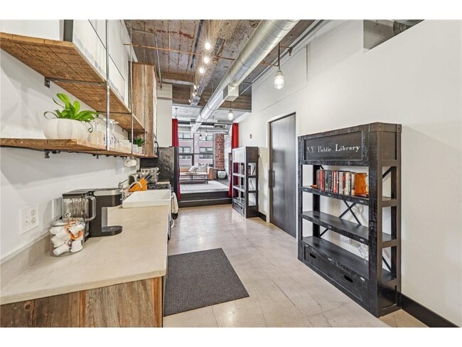 Building Photo - 718 N Washington Ave