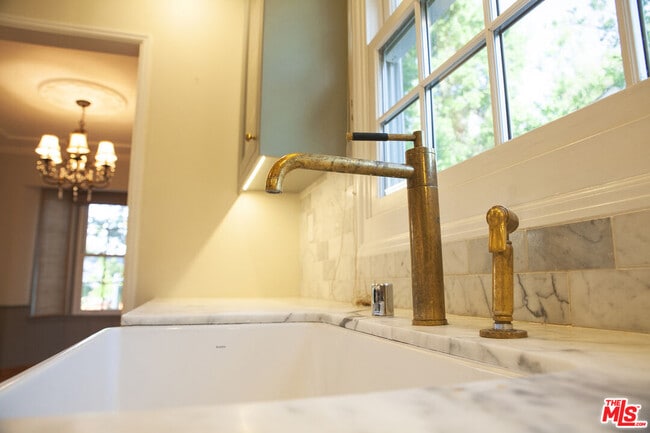 Building Photo - 4519 Van Noord Ave