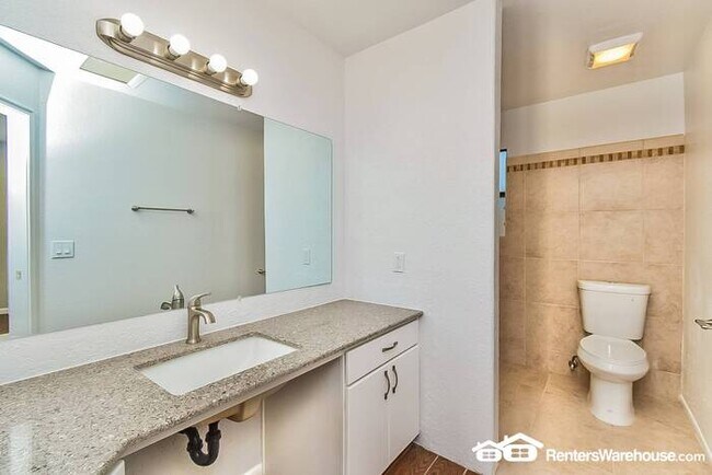 Building Photo - Recently updated 3 Bed, 2 Bath home in Tucson