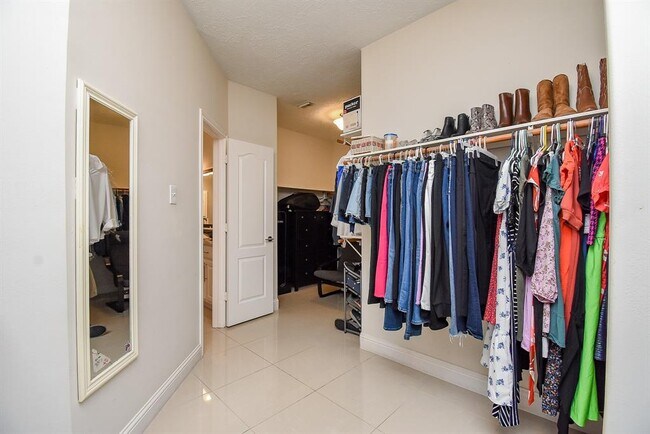 Building Photo - 4134 Starboard Shores Dr
