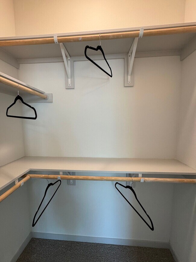 Building Photo - 1310 Southeast Pkwy