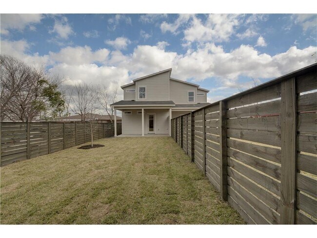 Building Photo - 7104 Blessing Ave