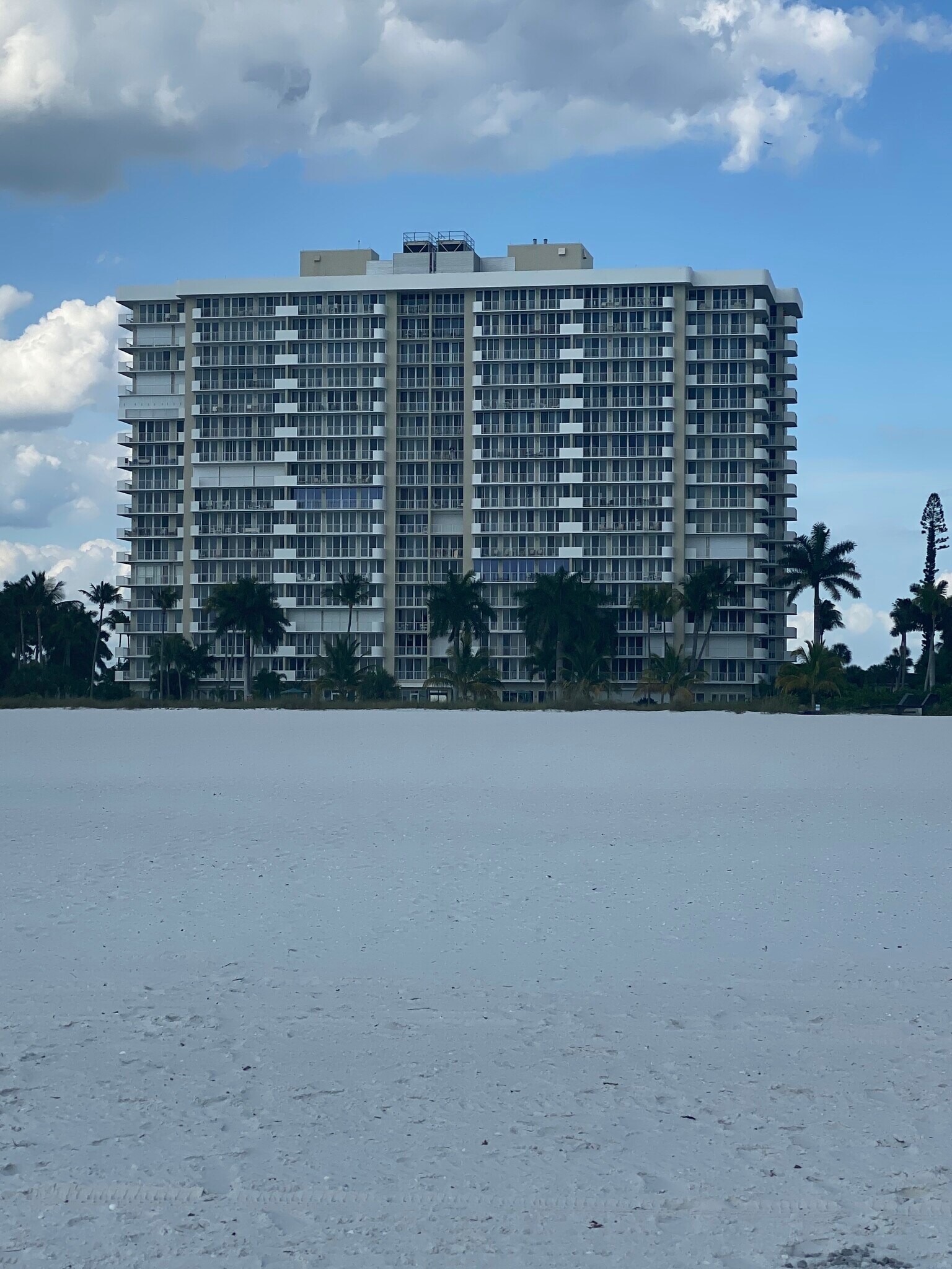 Building Photo - 140 Seaview Ct