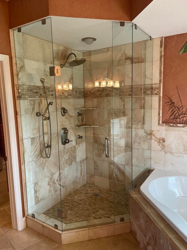 Building Photo - 5605 College Rd