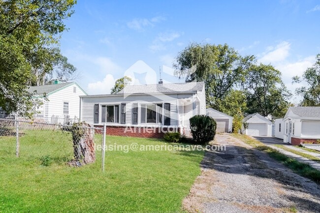 Building Photo - 3624 N Finnell Ave