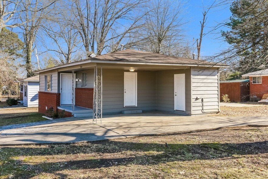 Building Photo - 5005 Gum Springs Rd