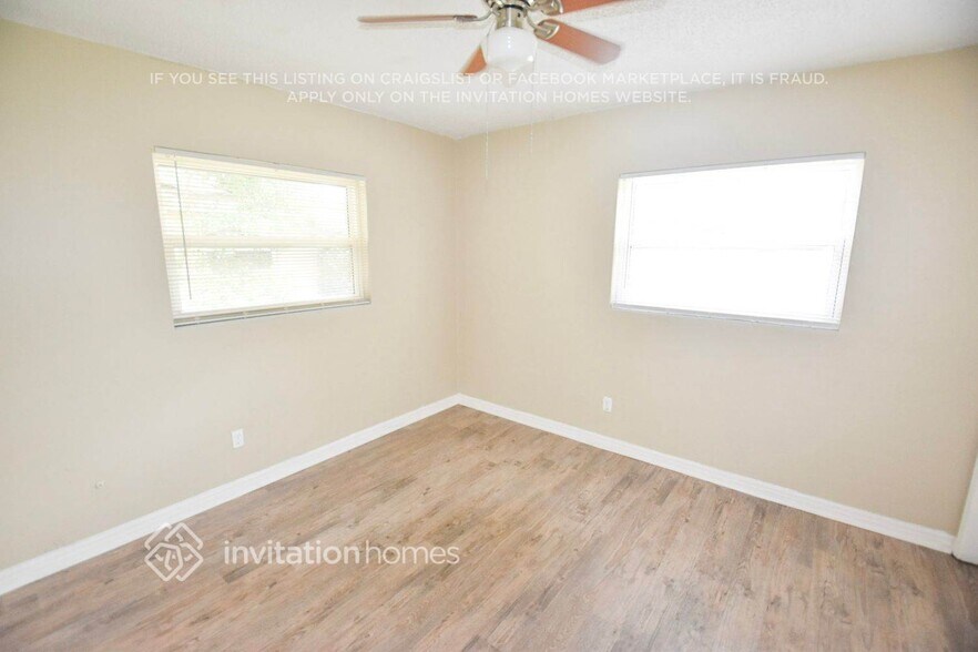 Building Photo - 1856 Greenhill Dr