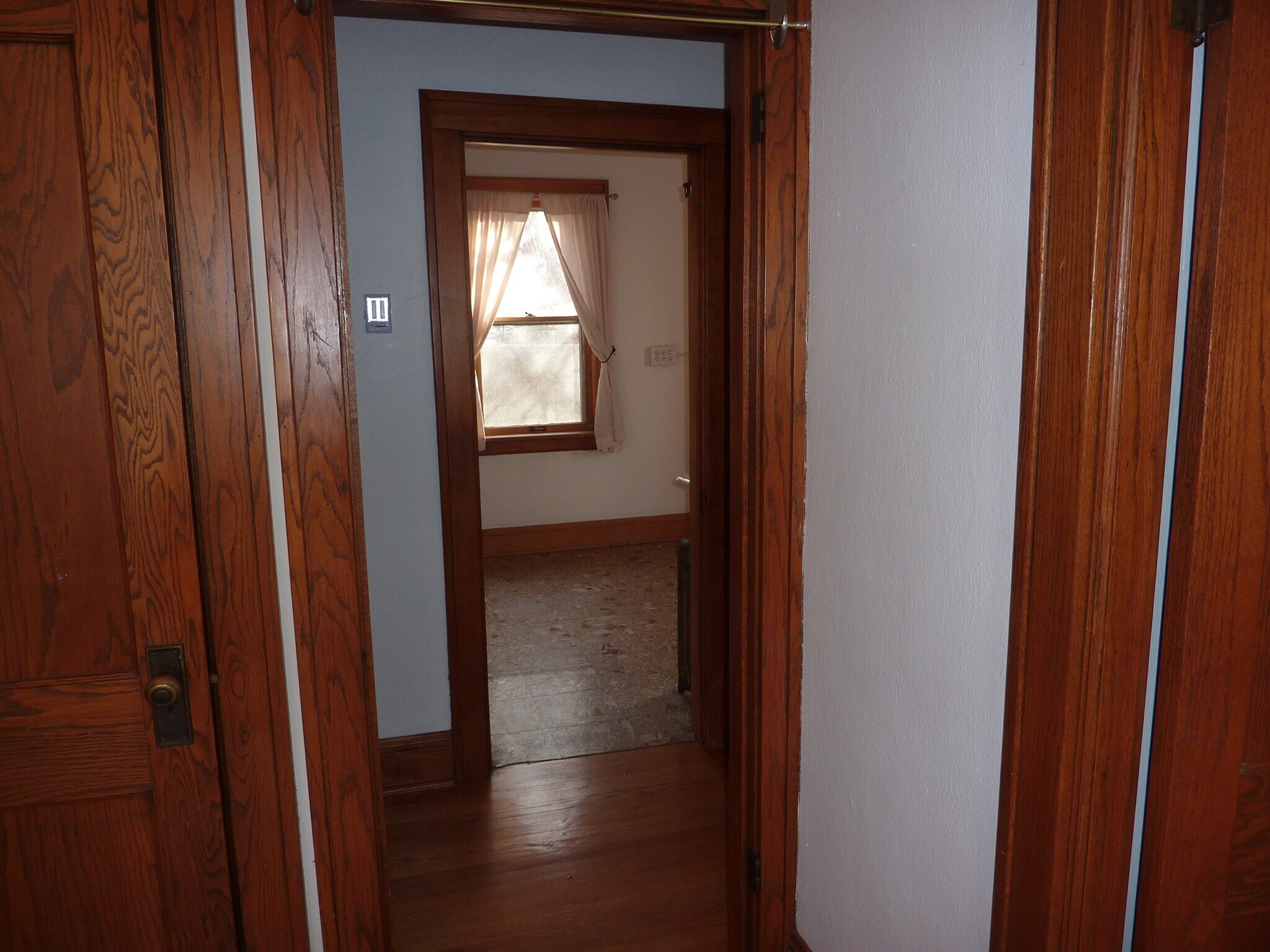 Building Photo - 1752 Shields Ave