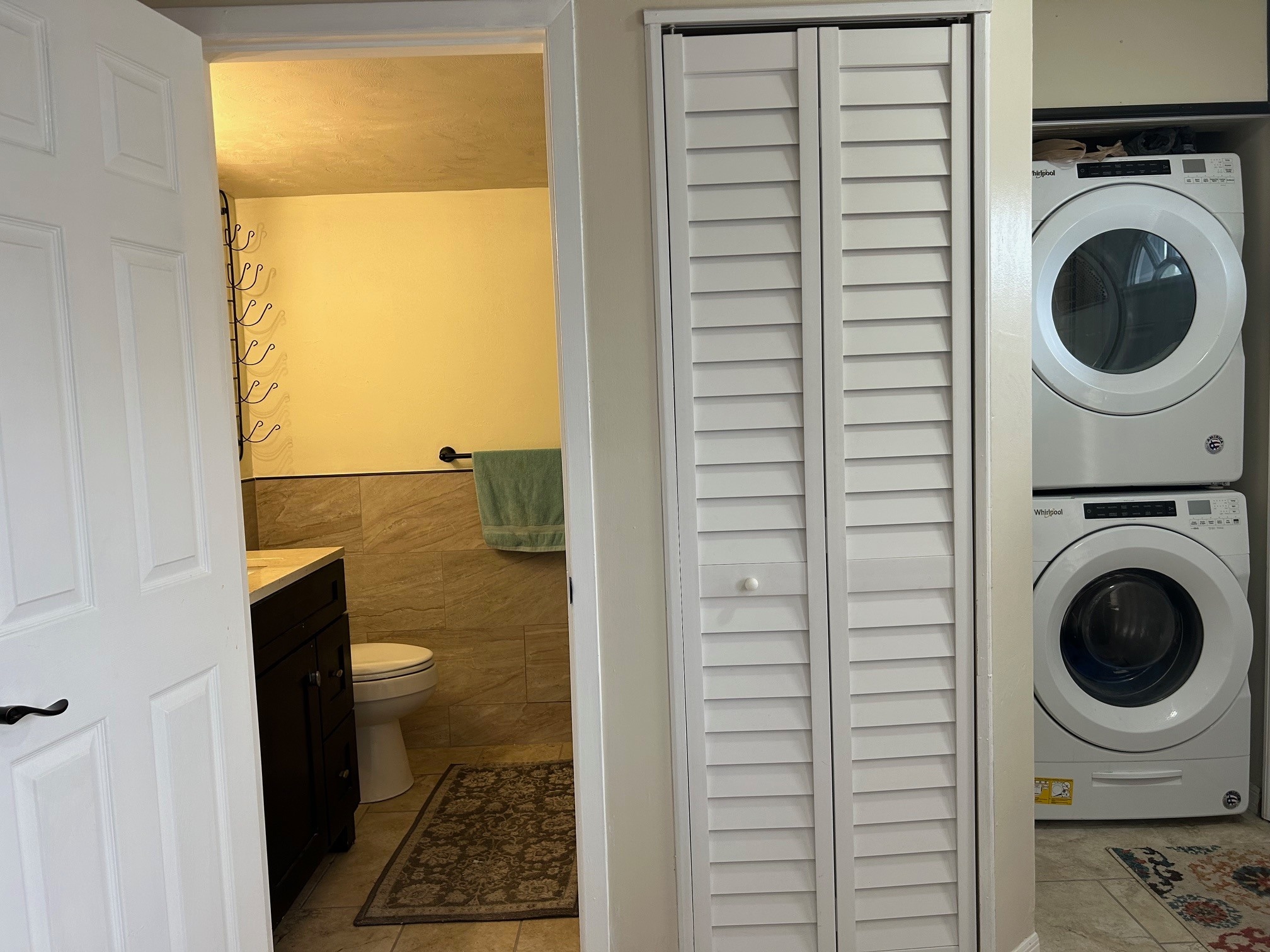 Laundry/Pantry Closet - 3333 S Ridgewood Ave