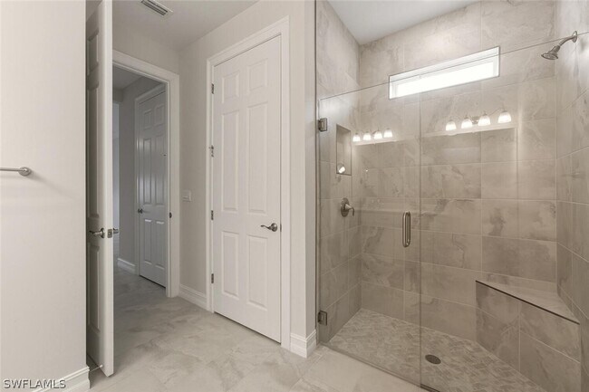 Building Photo - 28021 Sanibel Sands St