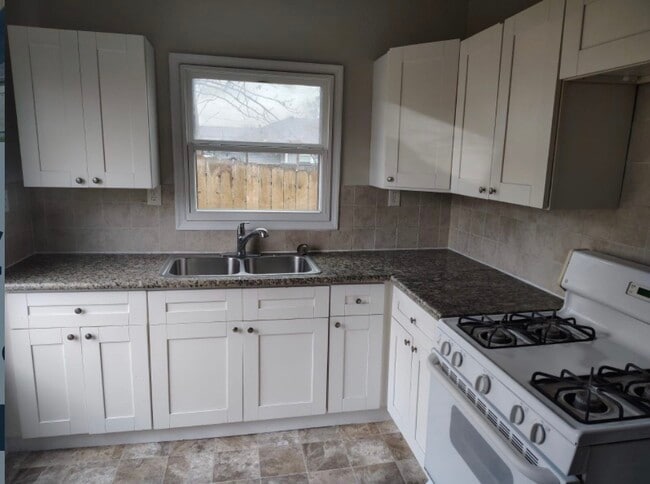 Building Photo - 7716 Appleton St