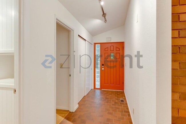 Building Photo - 1614 NE 199th Ct