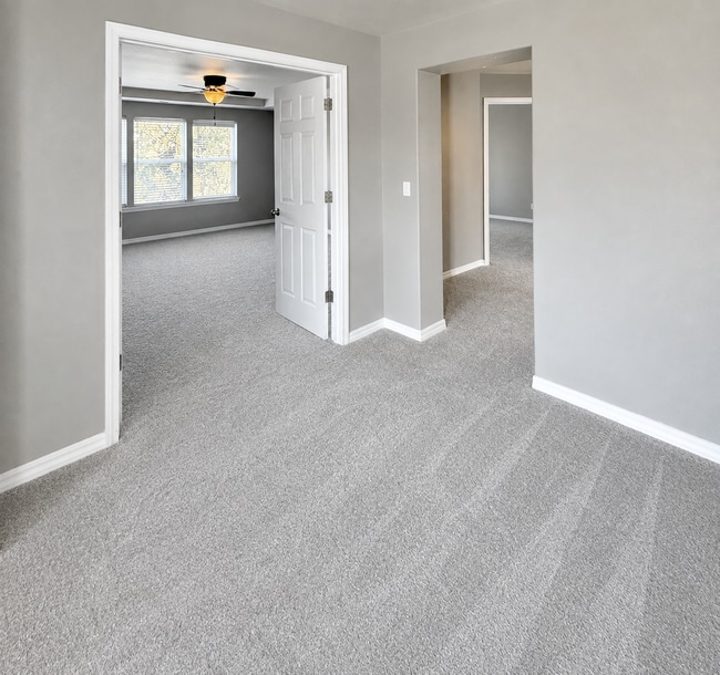 Building Photo - 60974 Snowbrush Dr