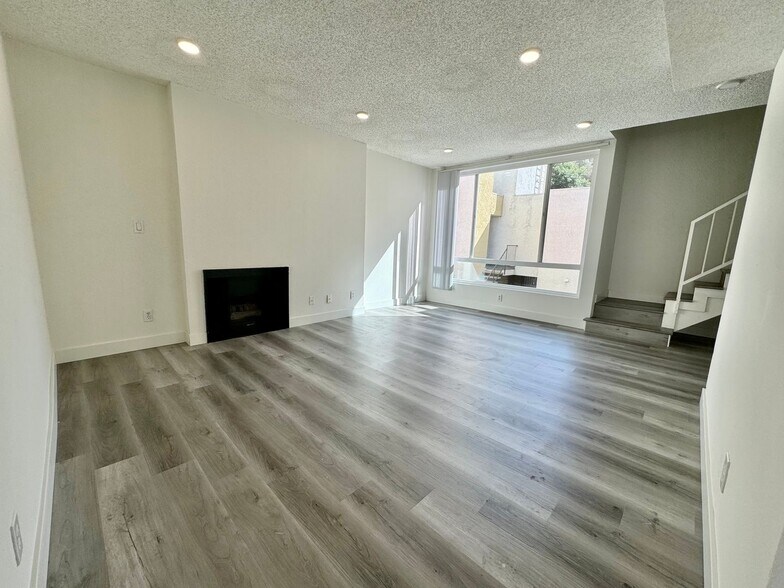 Building Photo - 3715 S Canfield Ave