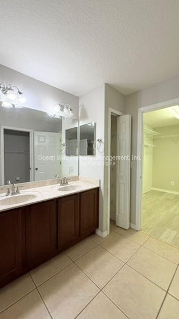 Building Photo - 1525 Hillview Ln