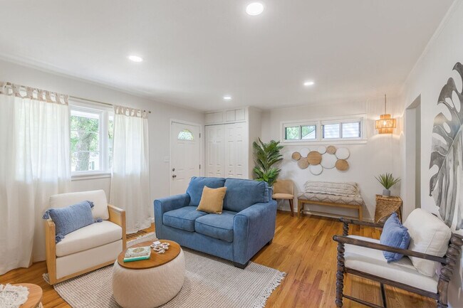 Building Photo - 4945 N Euclid Ave