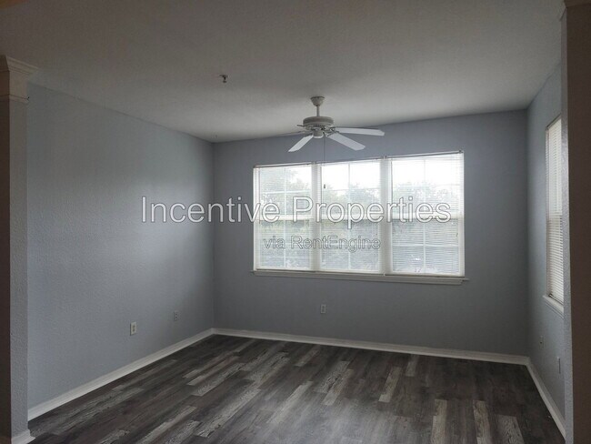Building Photo - 6685 Queens Borough Ave