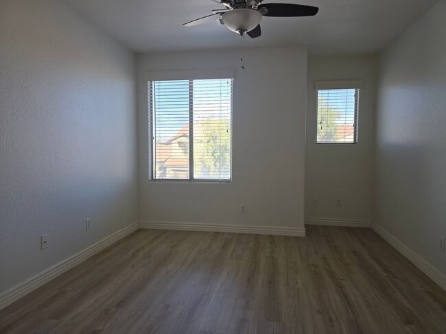 Building Photo - Beautiful five bedroom, 2.5 bath home with a large loft in the San Tan Heights community.