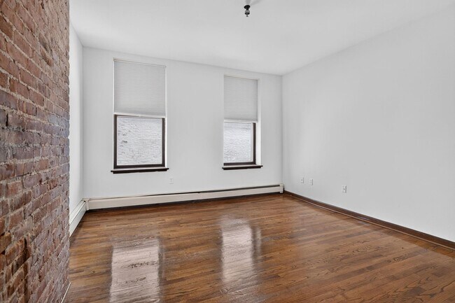 Building Photo - 1103 Washington St