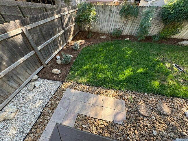 Building Photo - 9538 Cloverdale