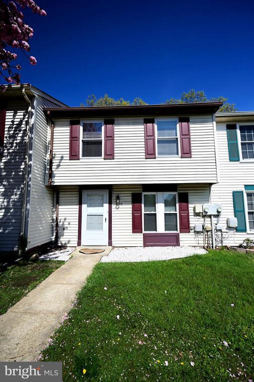 Building Photo - 2103 Tanglewood Dr