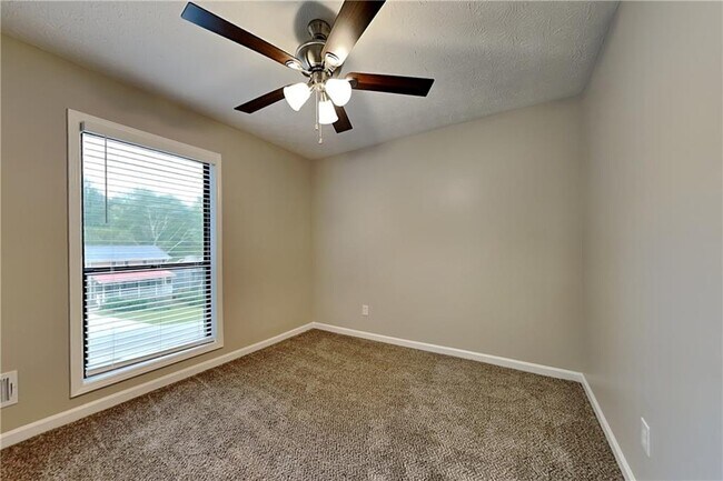 Building Photo - 2816 Quinbery Dr