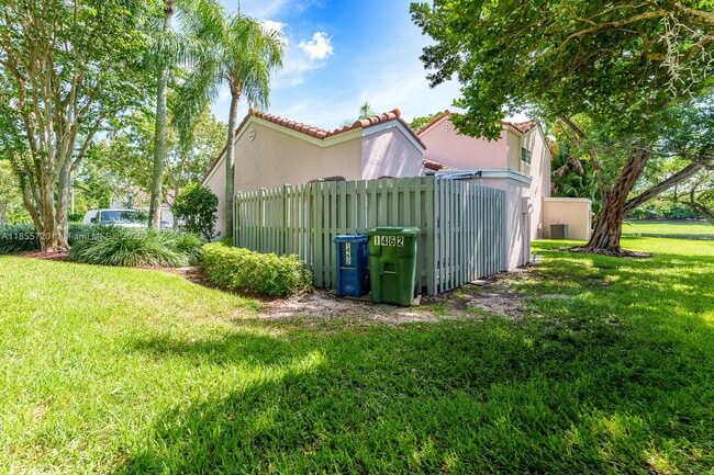 Building Photo - 1462 Springside Dr