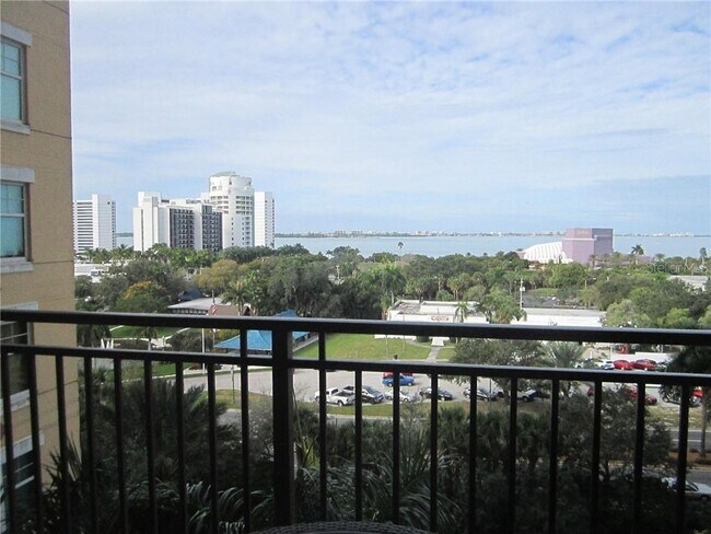 Building Photo - 750 N Tamiami Trl