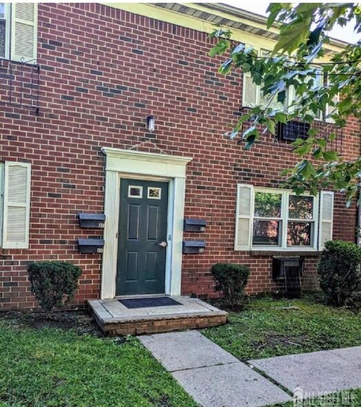 Building Photo - 289 Main St