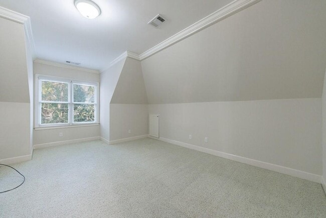 Building Photo - 2883 Thurleston Ln