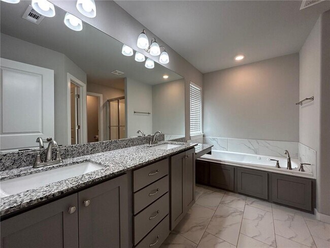 Building Photo - 350 Emerald Woods