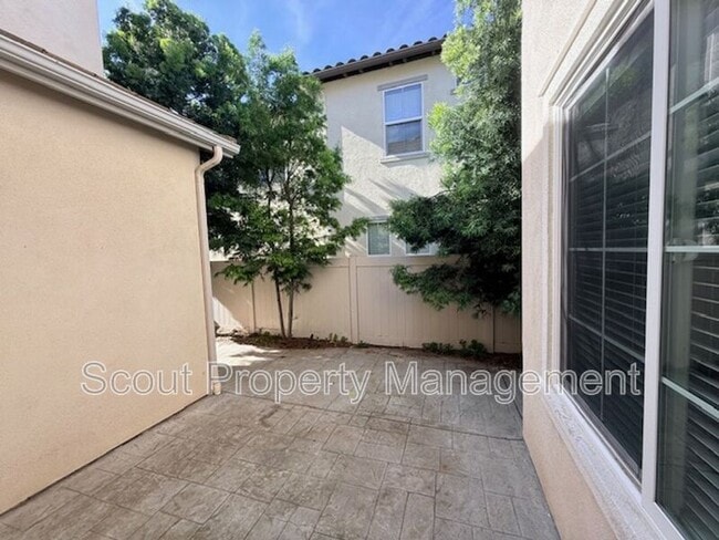 Building Photo - 31875 Domenoe Way