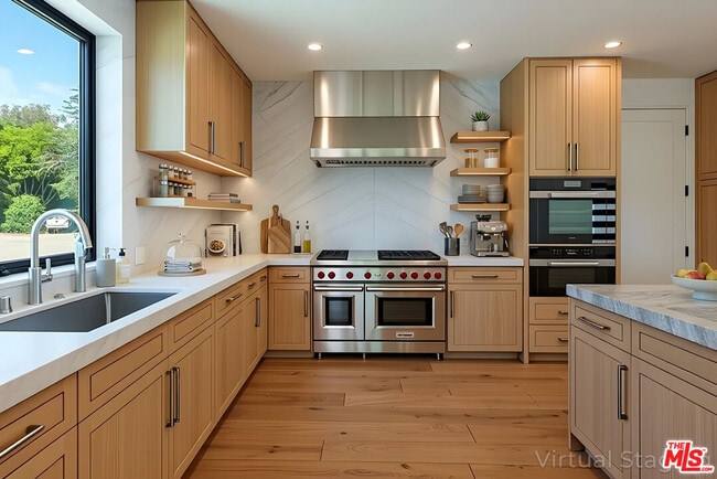 Building Photo - 382 Aderno Way