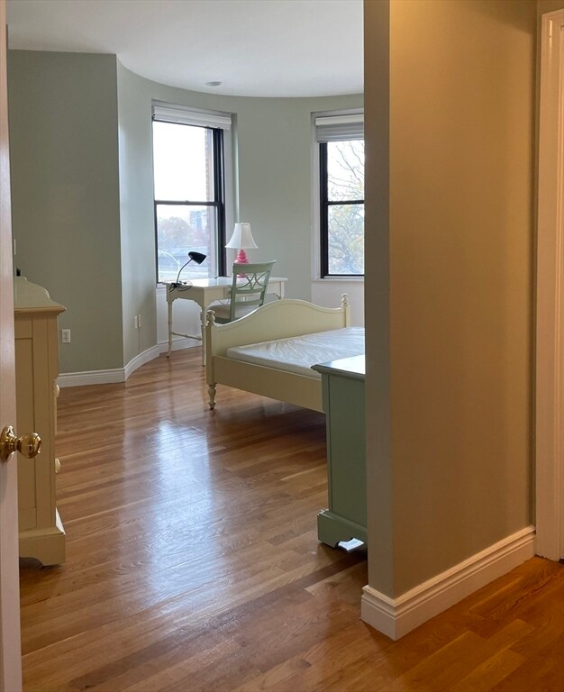 Building Photo - 4 Charlesgate E