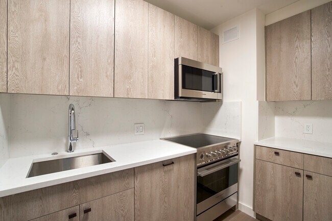 Interior Photo - 220 East 72nd Street