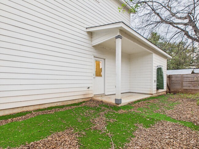 Building Photo - 6102 Caddie St