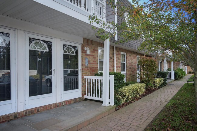 Building Photo - 56 Midship Ln
