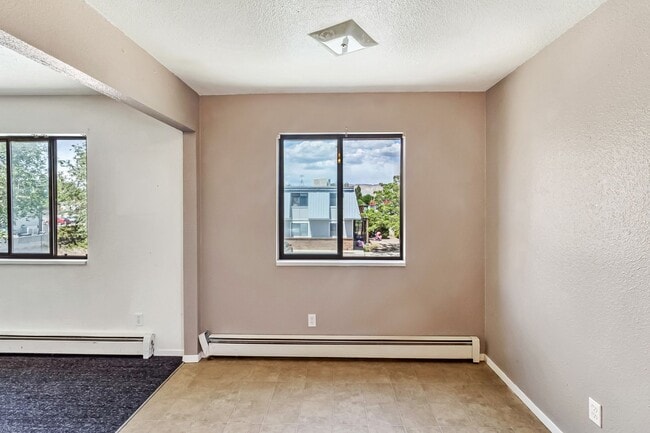 Building Photo - 455 Topaz Dr