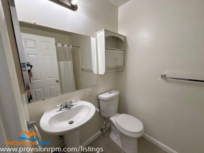 Building Photo - 5138 Clacton Ave