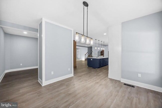 Building Photo - 5692 King Stuart Dr