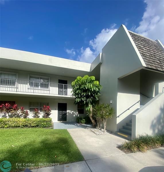 Primary Photo - 4007 N Cypress Dr