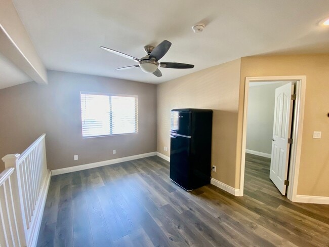 Building Photo - Gorgeous 3 bedroom Home