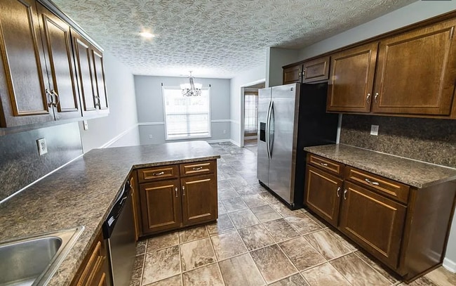Building Photo - 8018 Silverado Dr