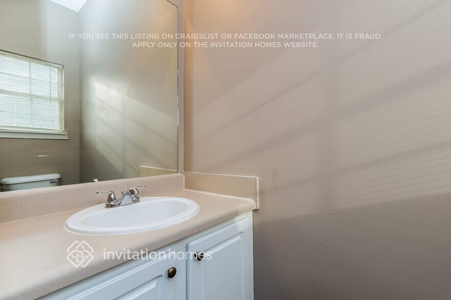 Building Photo - 85 Hazelhurst Dr