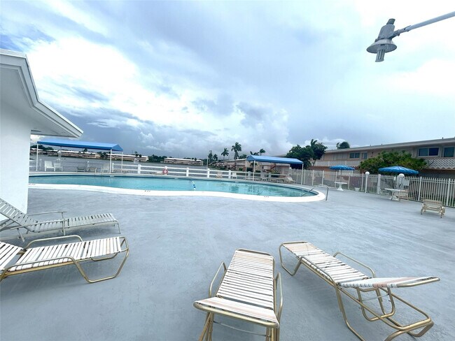 Building Photo - 900 SW 10th Terrace